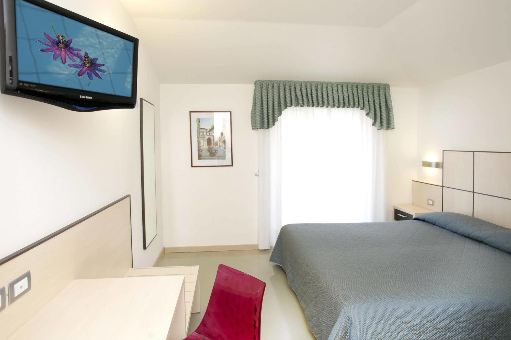 Hotel Miorelli Торболе Экстерьер фото