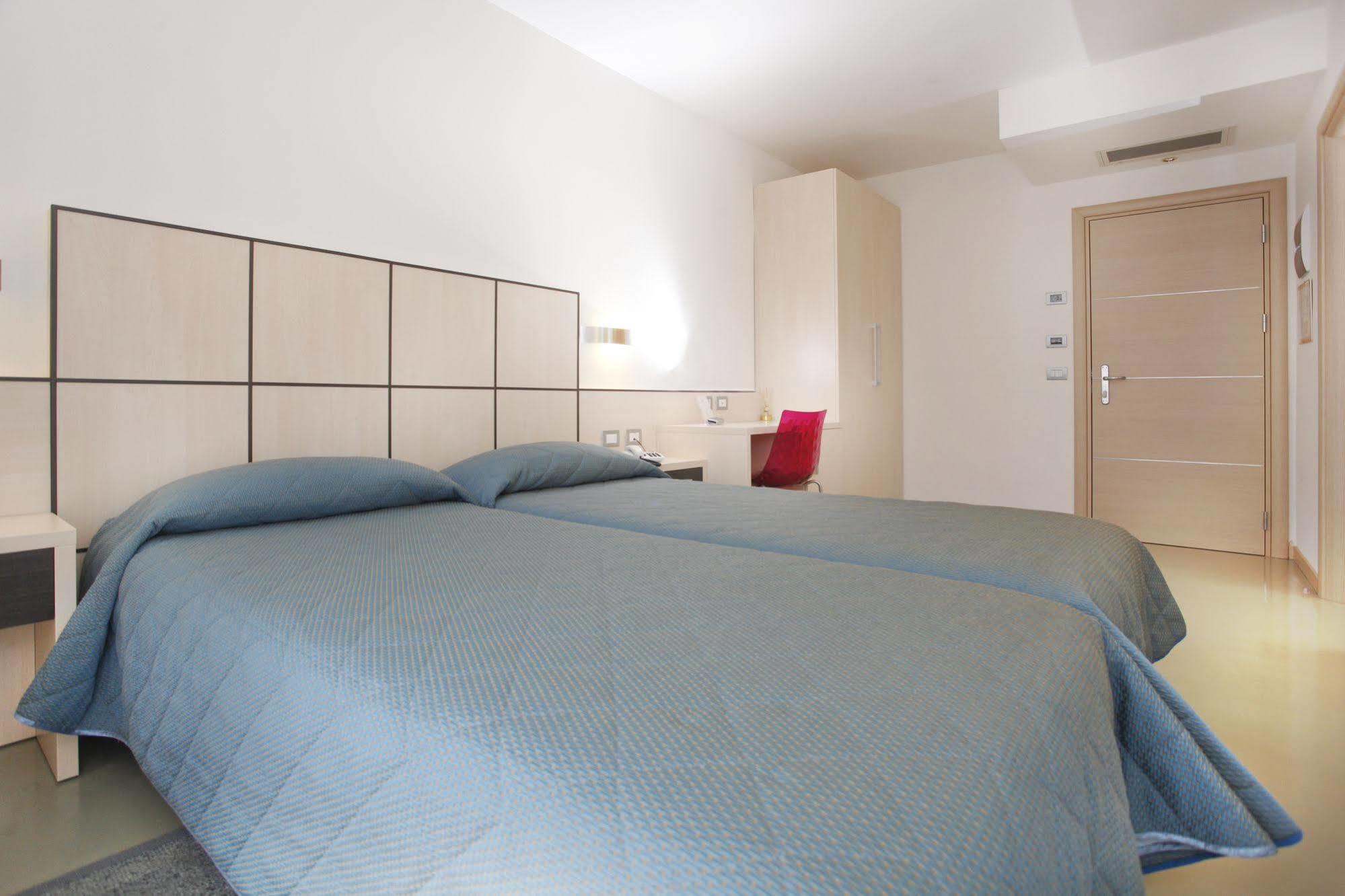 Hotel Miorelli Торболе Экстерьер фото